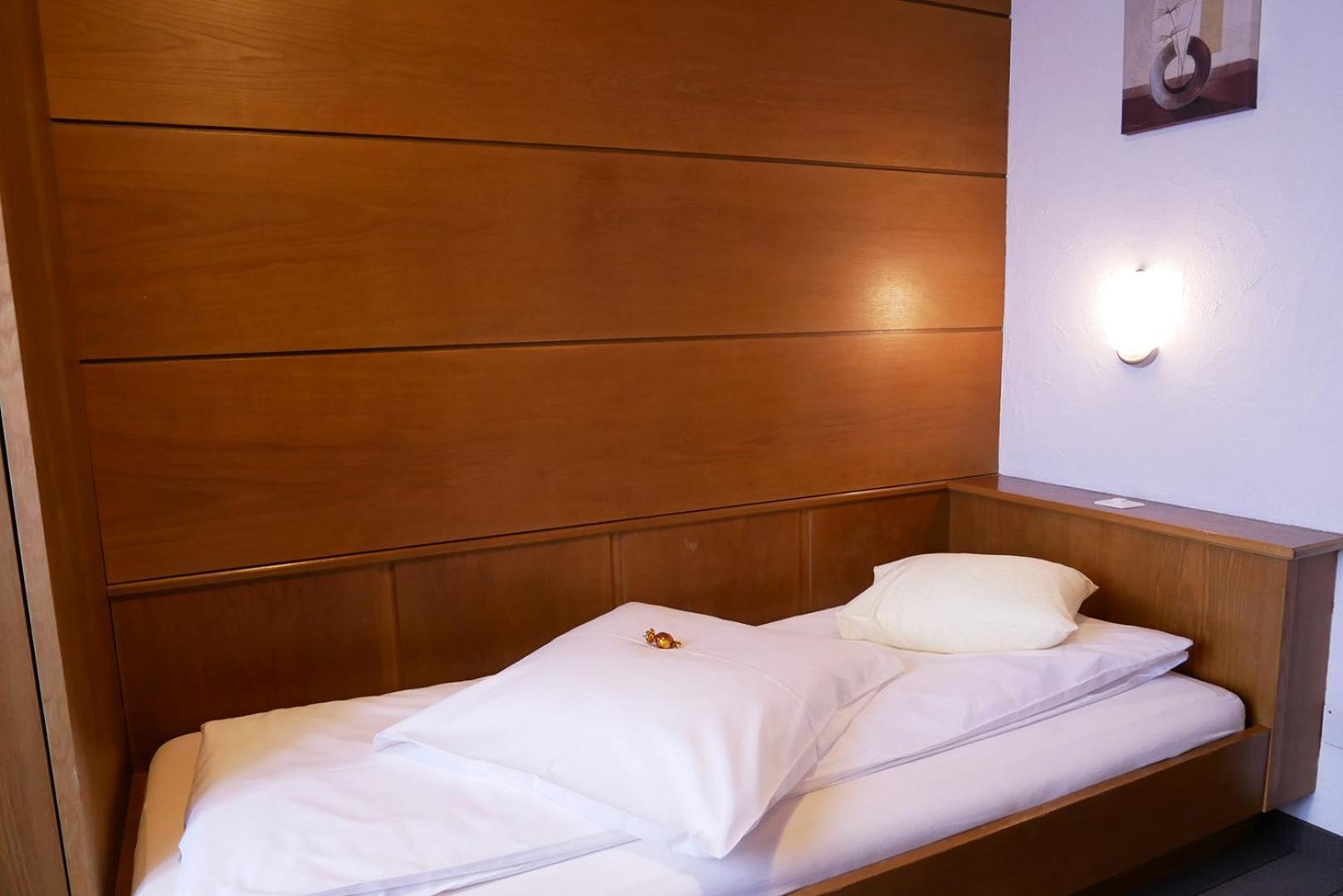 Hotel Garni Bergsonne Samnaun Szoba fotó