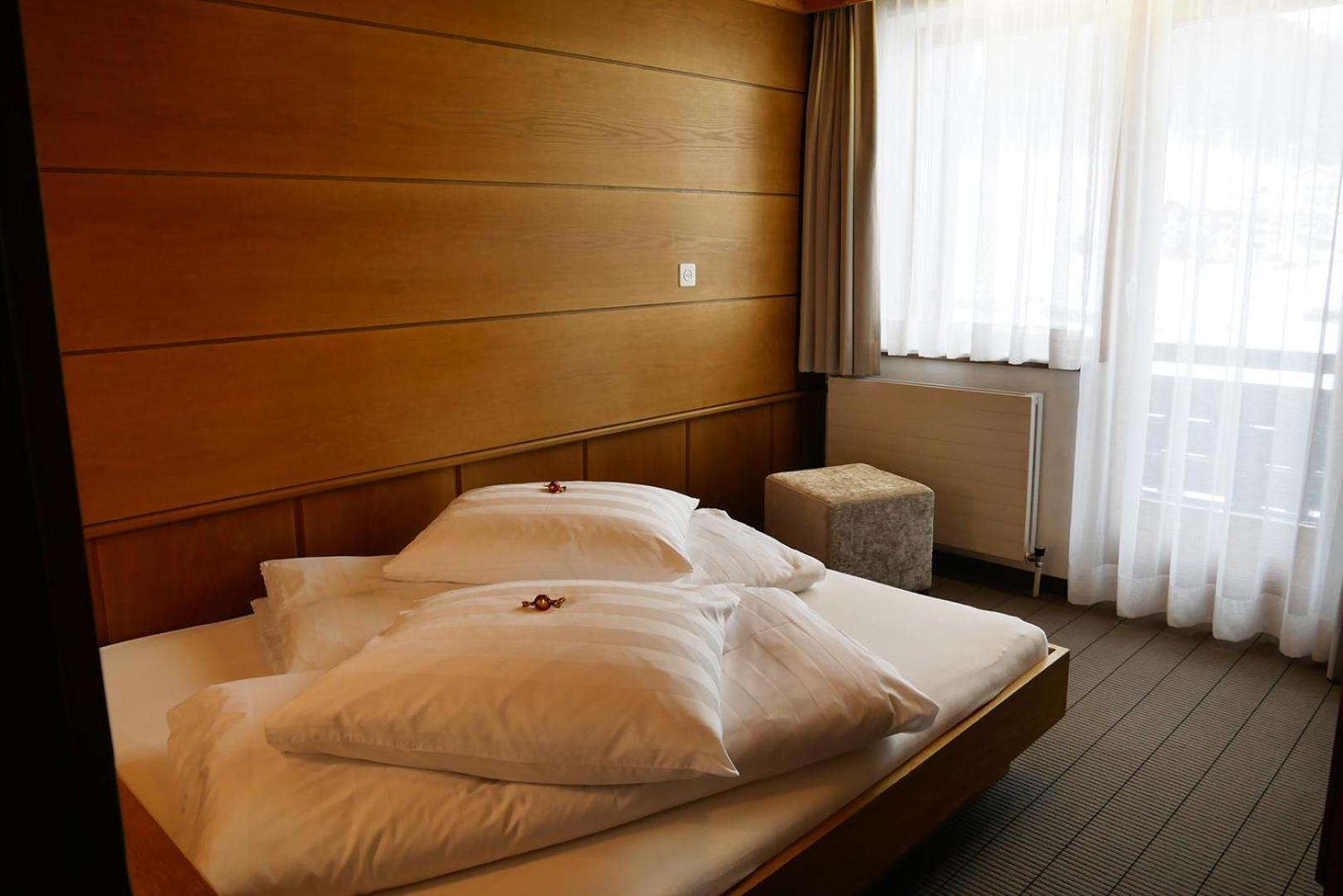 Hotel Garni Bergsonne Samnaun Szoba fotó