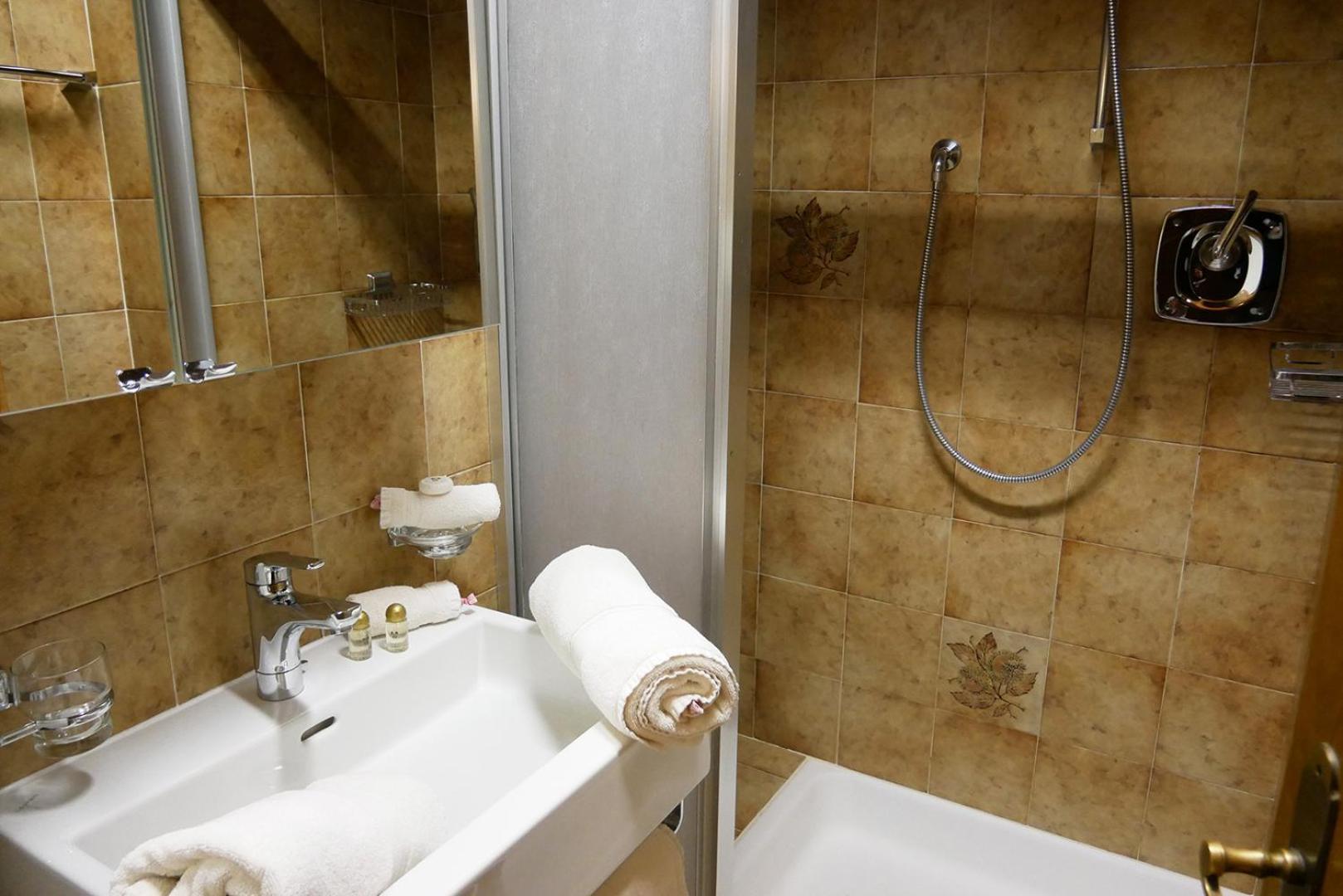 Hotel Garni Bergsonne Samnaun Szoba fotó