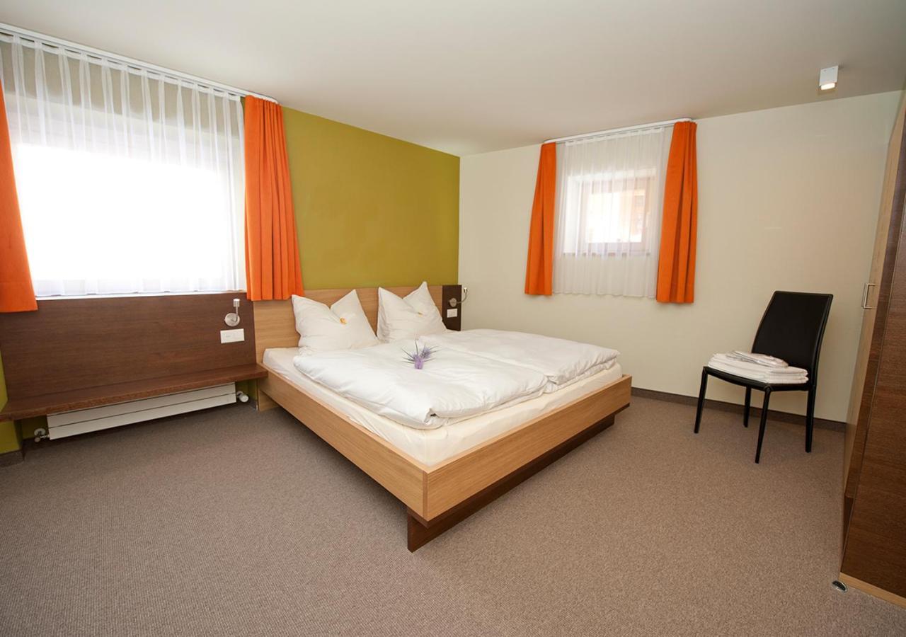Hotel Garni Bergsonne Samnaun Szoba fotó
